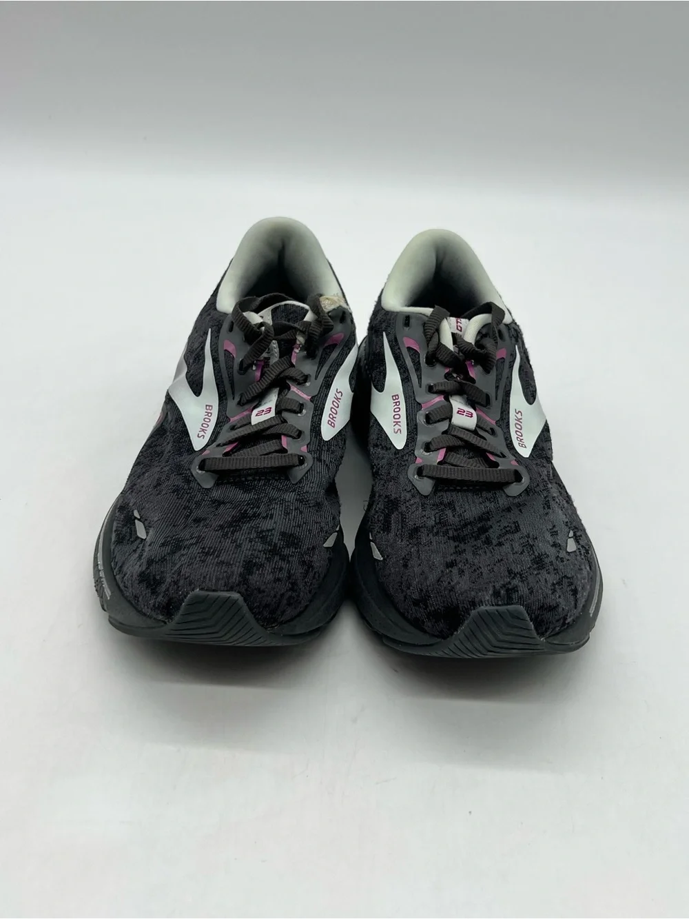 Brooks Adrenaline GTS 23 Womens Size 8 Running Shoes Sneakers 1203811D072